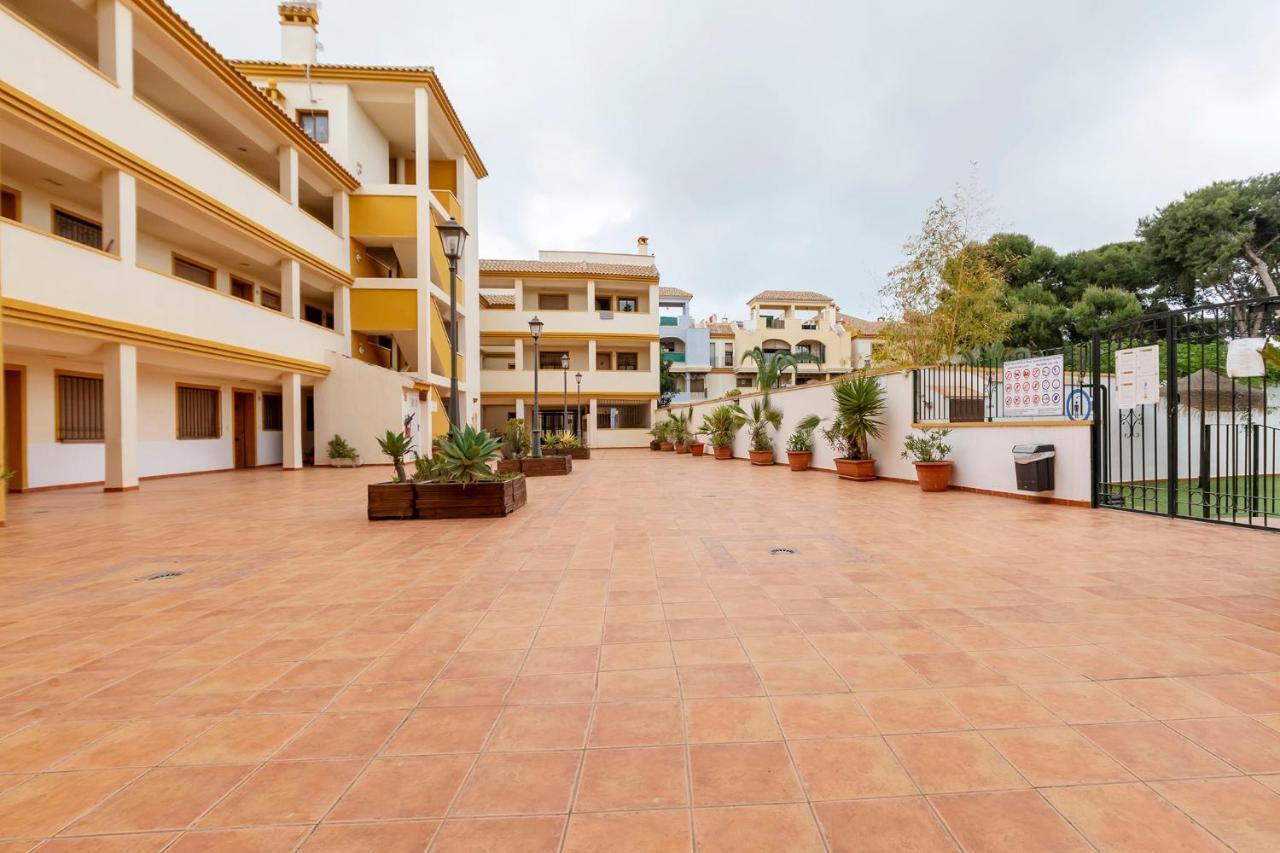 Atico Con Terraza-Solarium Y Piscina 4-6 Personas Wifi A/C Apartment Roda Ngoại thất bức ảnh