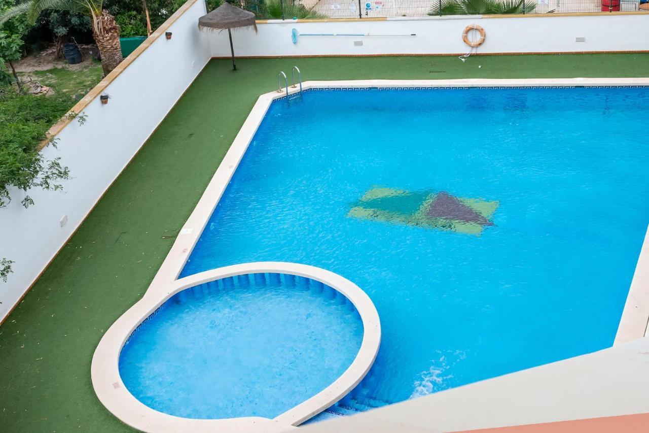 Atico Con Terraza-Solarium Y Piscina 4-6 Personas Wifi A/C Apartment Roda Ngoại thất bức ảnh