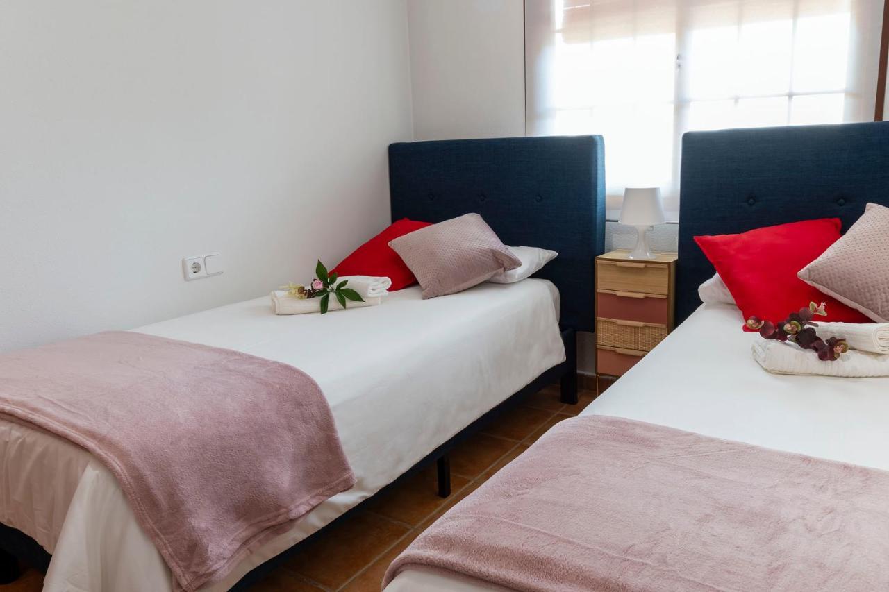 Atico Con Terraza-Solarium Y Piscina 4-6 Personas Wifi A/C Apartment Roda Ngoại thất bức ảnh